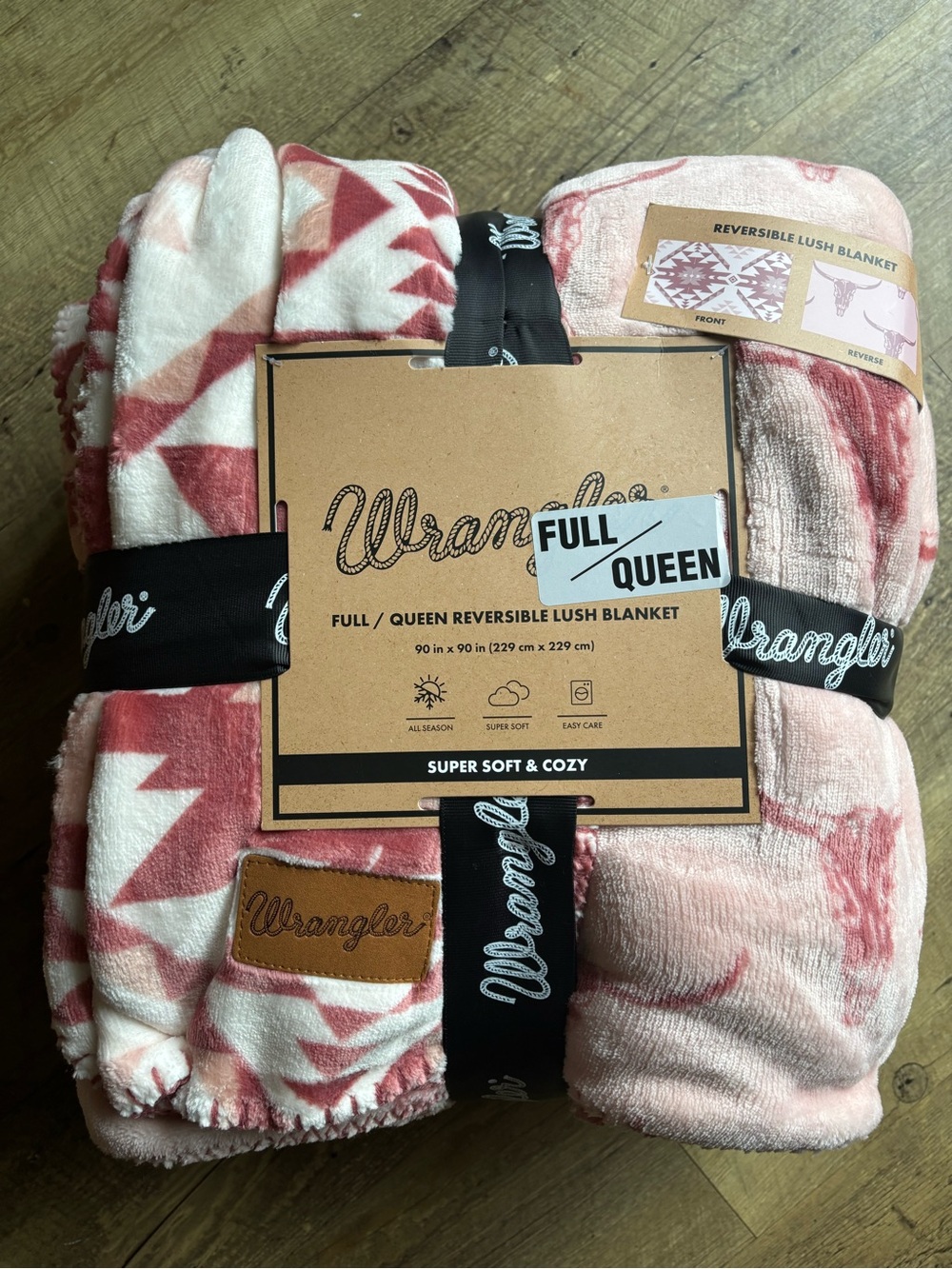 Nwt Wrangler Full/Queen Reversible Plush Blanket
